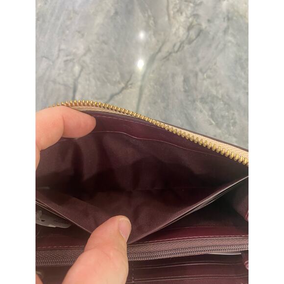 Coach Boxed Patent Leather Accordion Zip Around Wallet F55734 - Picture 12 of 14